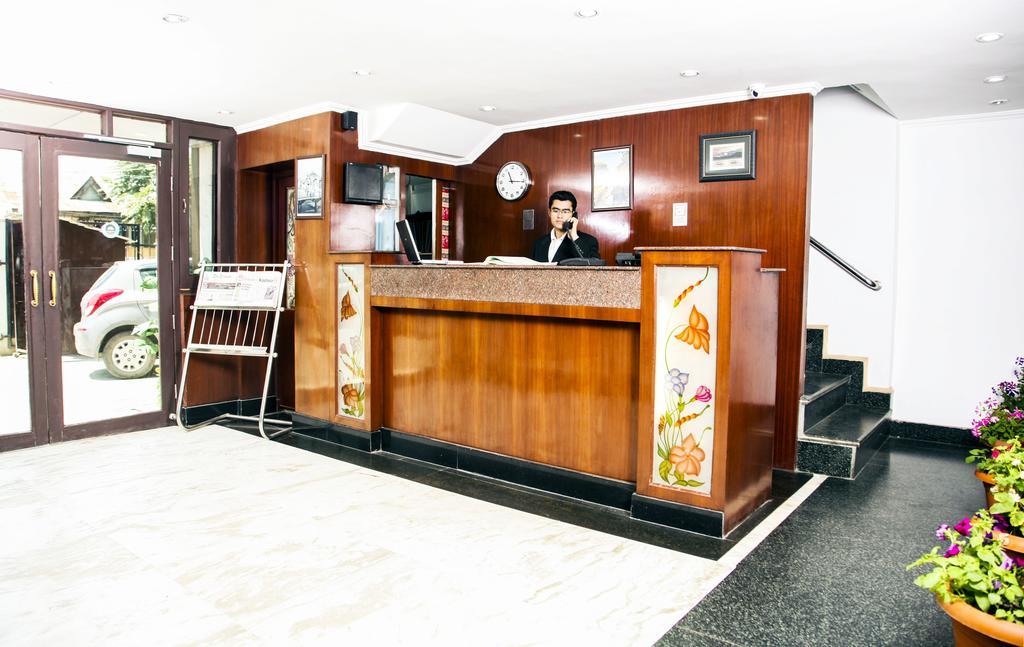 Srīnagar Holiday Plaza酒店 外观 照片