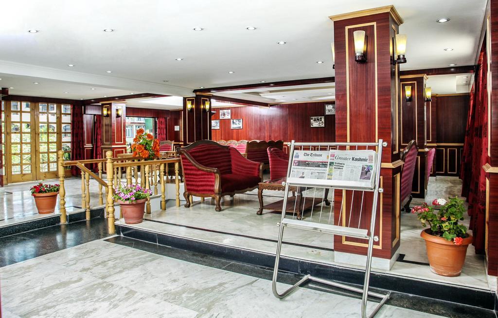 Srīnagar Holiday Plaza酒店 外观 照片